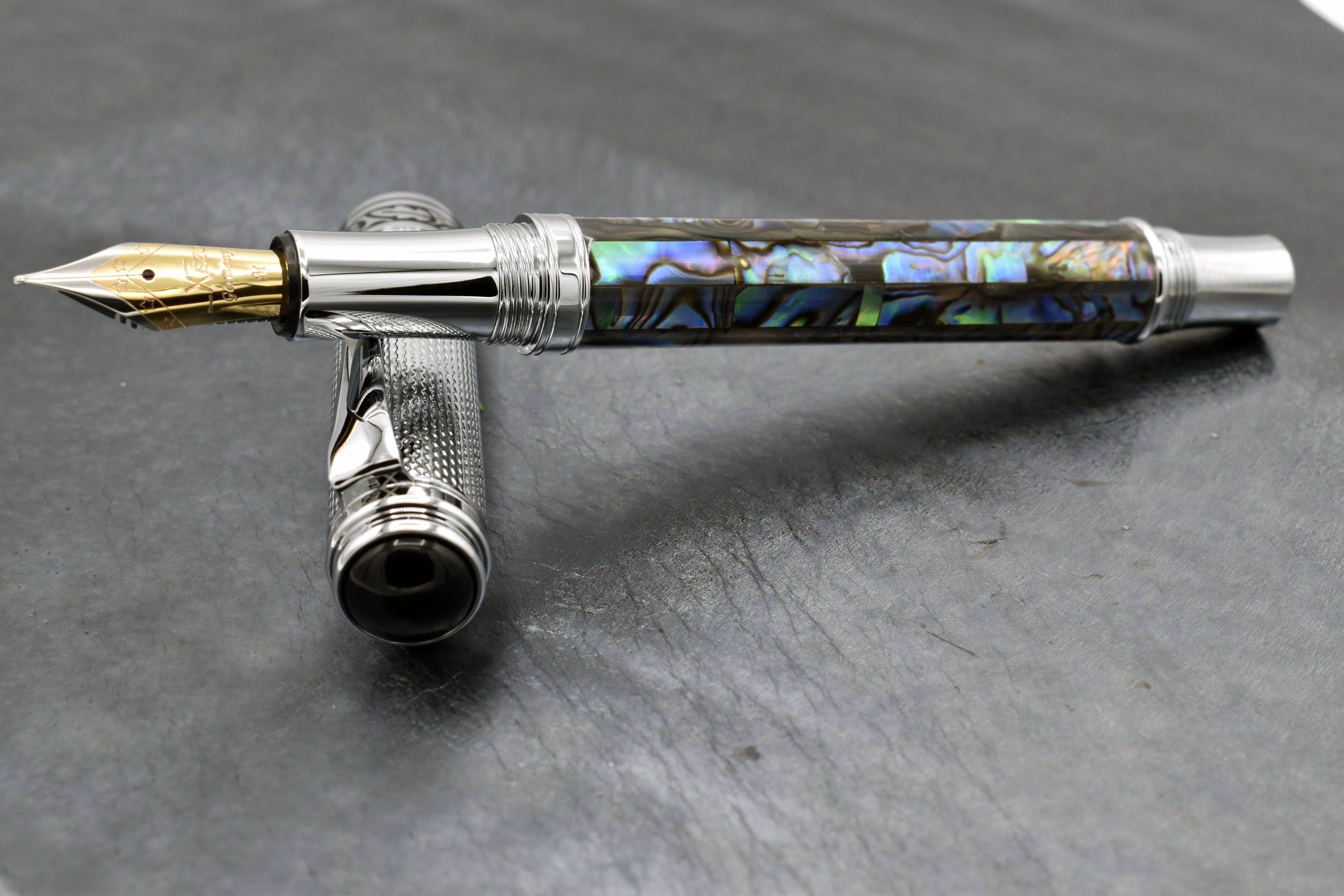 Maestro® Paua Abalone Sea Shell Fountain Pen (Medium Nib) - Chrome Plated