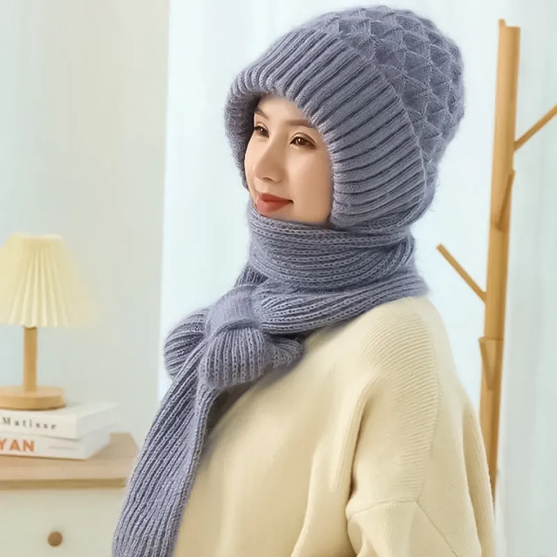 Mia | Comfortable Knitted Hat and Scarf