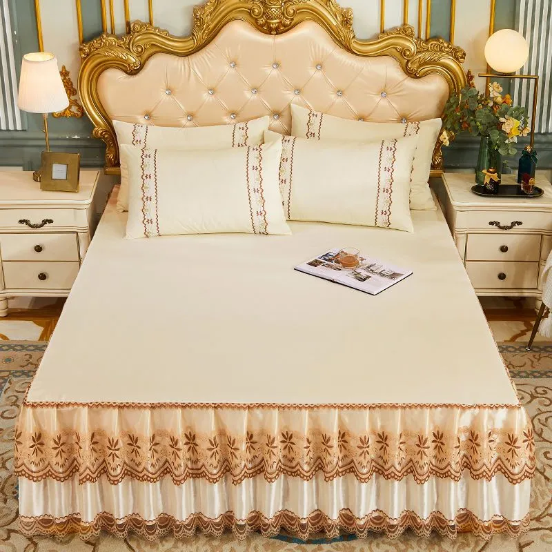 Soft Lace Bed Skirt Set for King/Queen Size Beds